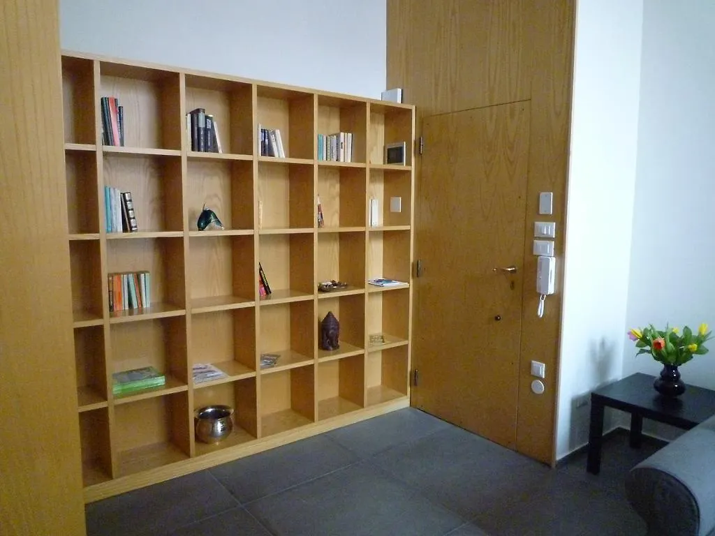 The Frog'S Hideaway Apartment Bologna Italy