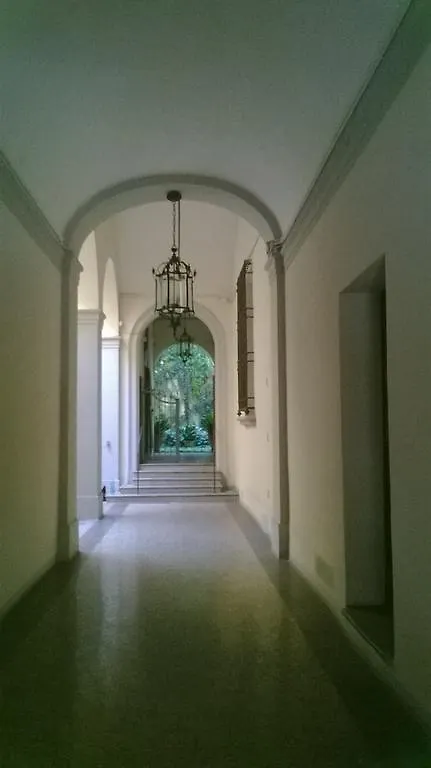 The Frog'S Hideaway Apartment Bologna Italy