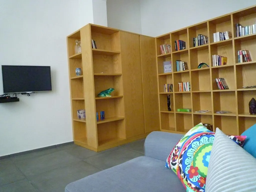 The Frog'S Hideaway Apartment Bologna Italy